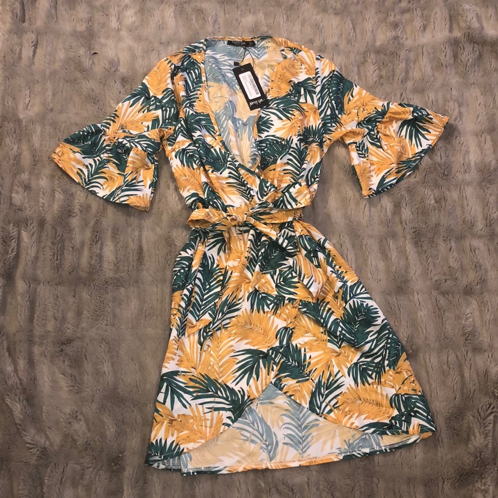 NWT Palm Print Wrap Dress